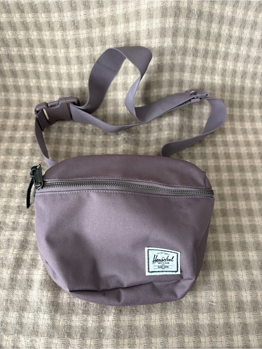 HERSCHEL SETTLEMENT HIP POUCH FANNY PACK DUSTY PURPLE LAVENDER